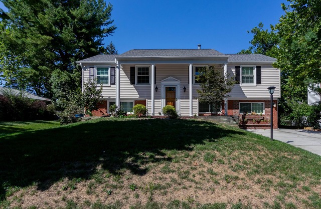 Great single family house near multiple stores and shopping centers
