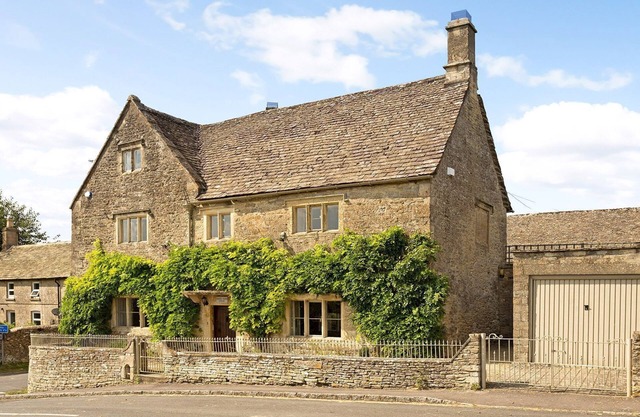 Green Farm House, Aldworth - sleeps 10 guests in 5 bedrooms