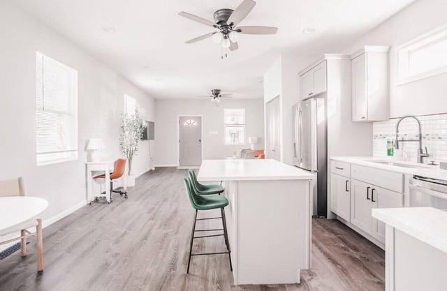 Greenhouse Cottage 10 min to Downtown, UC Hospital