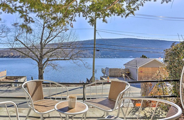 Greenwood Lake Cottage w/ Grill & Lake Access