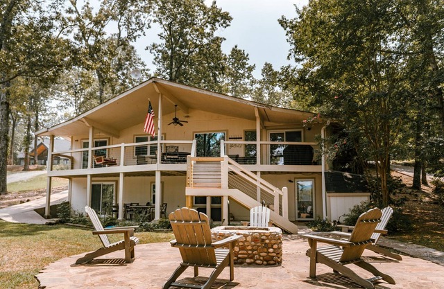 Greers Ferry Lakefront Home w/ Deck, Fire Pit & MORE!