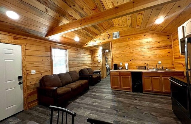 Grenada Lake Resort 2 bedroom Cabin # 6