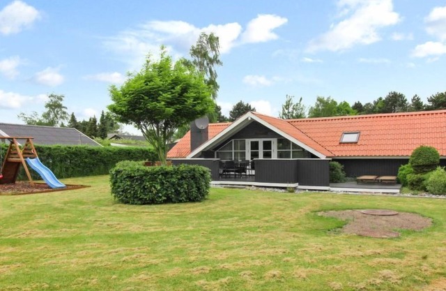 "Gretta" - 400m from the sea by Interhome
