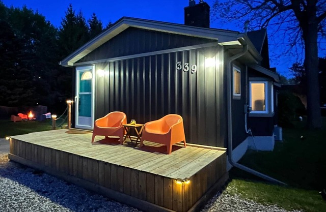 Grey Cottage in Port