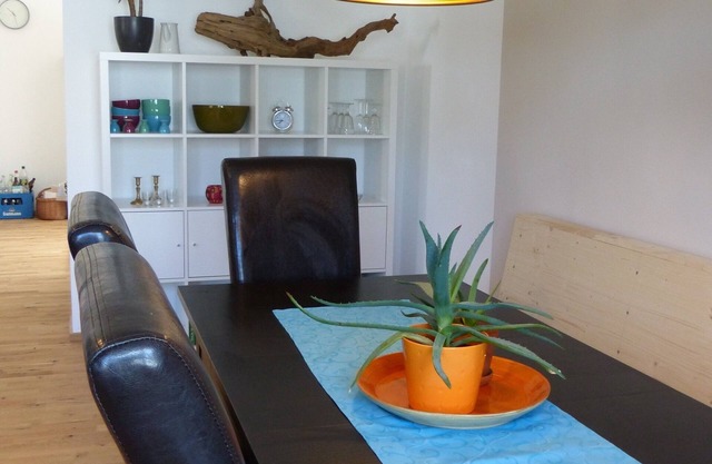Großzügige Ferienwohnung mit Terrasse und Garten