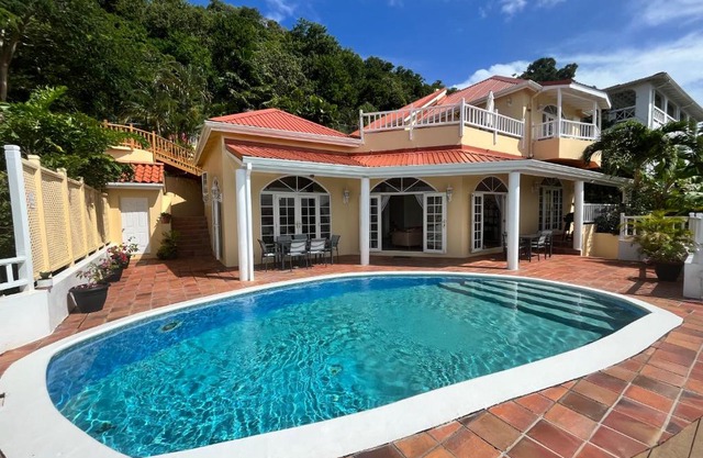 Gros Islet - Villa - Sleeps 8 - Pool - Seaside
