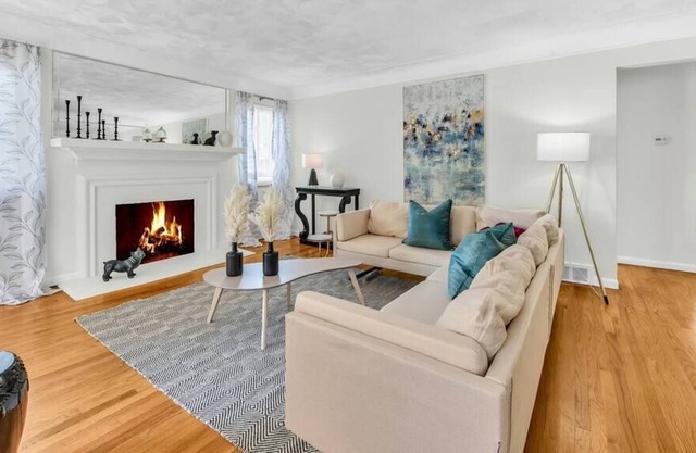 Grosse Pointe/Detroit Relaxing Family Home