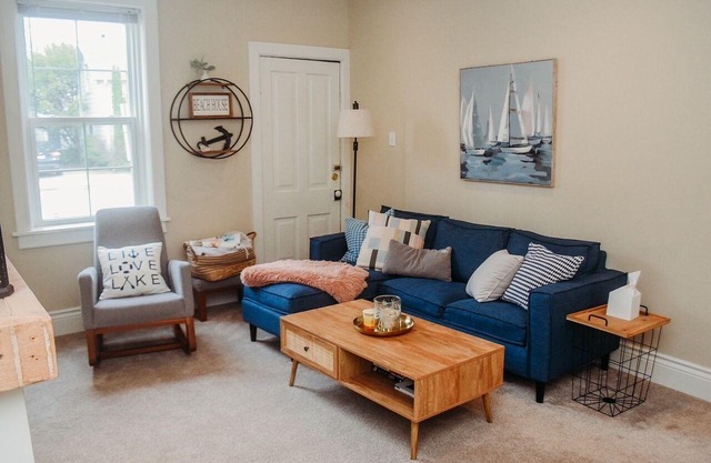 Grosvenor Gables, downtown Southampton, historic home w/firepit, 4 bedrooms