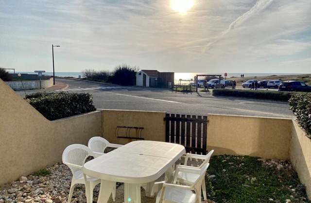 Ground Floor T2 Apartment - Sea 200m, Pets OK, Parking