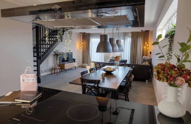 Group accommodation on the water in Stavoren, 20 person (2houses) accommodation on the water in Sta