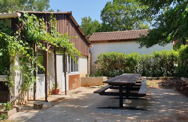 Group gîte for up to 24 people in the heart of the Causse du Quercy
