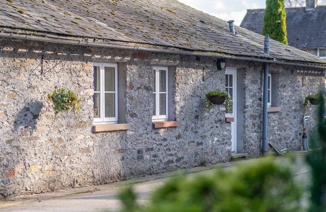 Grubbings - sleeps 10 guests in 5 bedrooms