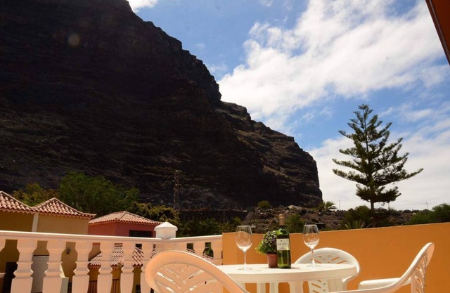 Gualda Atico - Two Bedroom Apartment, Sleeps 4