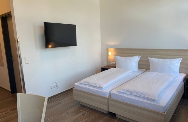 Guest house apartment 108 - Lokschuppen Pasewalk- guest houses with double rooms, single rooms and