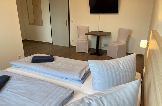Guest house double room 104 - Lokschuppen Pasewalk- Guest houses with double rooms, single rooms and