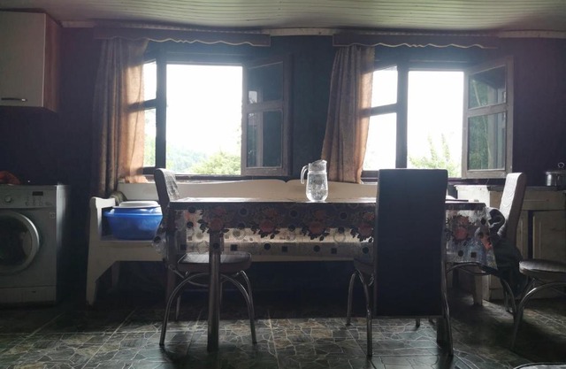 Guest House Eceri
