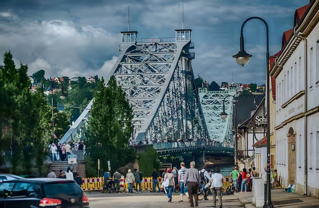 Guest House 'Romantikzimmer in Striesen' with Shared Terrace, Shared Garden and Wi-Fi