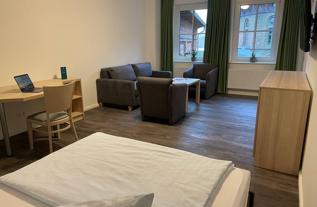 Guest house vacation apartment - Guest house 109 - Lokschuppen Pasewalk- Guest houses with
