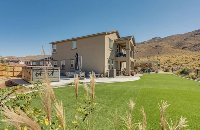 Guest House with Swim Spa & Yard