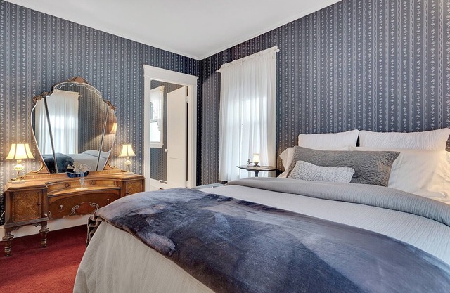 Guest room with private bath and gourmet breakfast served daily