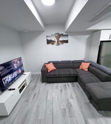 Guest Suite in SouthWest Edmonton