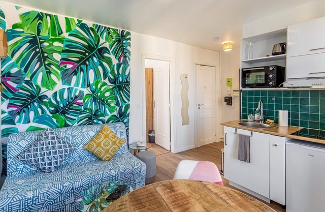 GuestReady - Colourful and Spacious Apt in Drancy