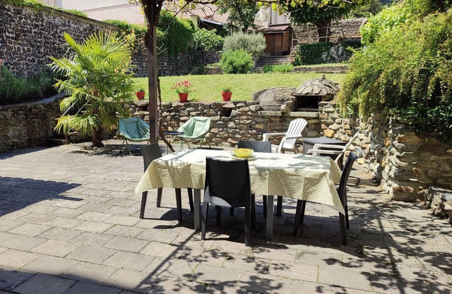 Guestrooms in Puy-en-Velay with parking and Wi-Fi