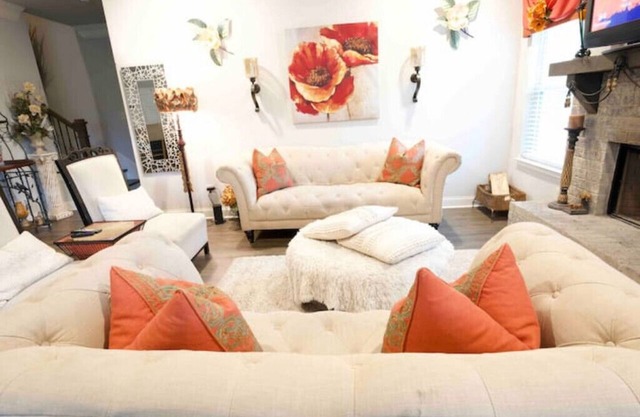 Guests Fav! Hidden Hills Retreat with soothing hot tub and high speed internet!