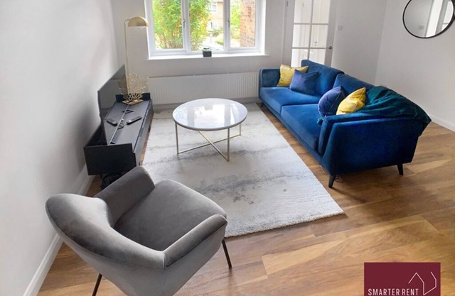 Guildford - Modern 2 Bedroom House