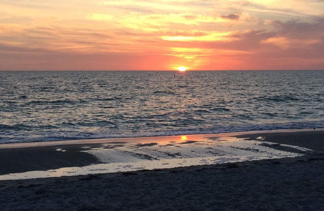Gulf-front, 2 bedroom beach condo on Captiva Island