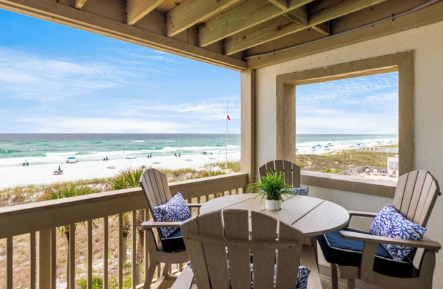 Gulf Front - Private Beach Access - Pool - Beach Chairs!