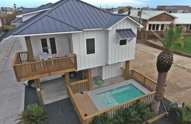 Gulf-View, New-Build w/Pool, & EV Charging