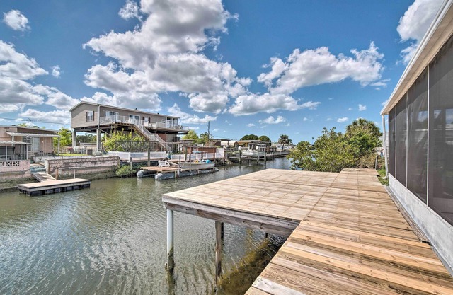 Gulf Views & Boat Dock: Sunny Hudson Escape!