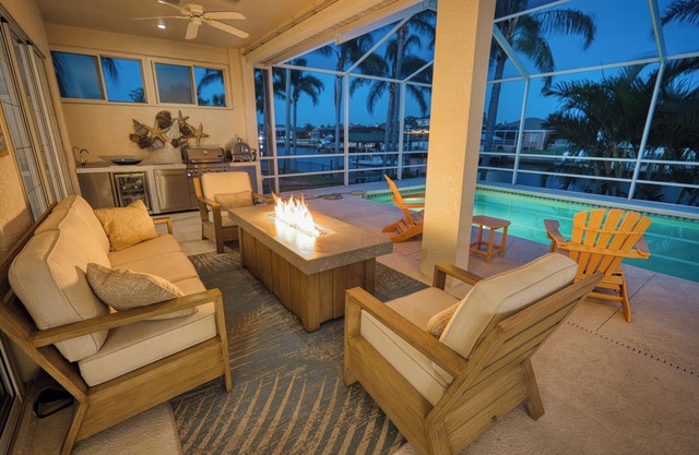 Gulfcoast Oasis: Pool, Dock, Coastal Comfort
