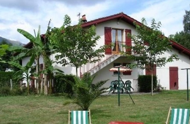 Gure Ametsa house, private parking