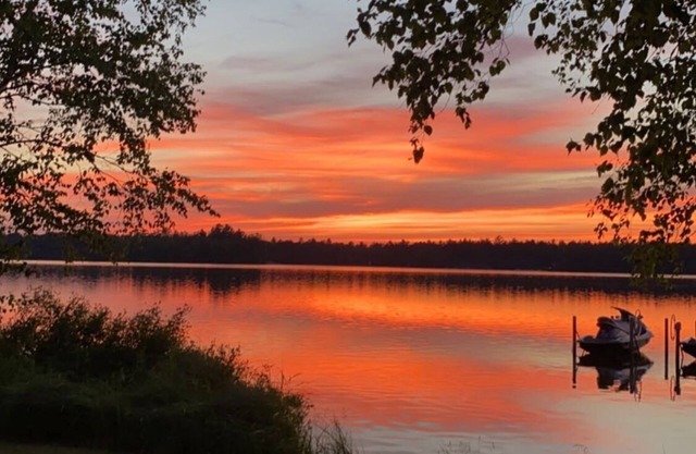 Gwinn- Little Lake - Pristine Lakeside Home. Great all season getaway!