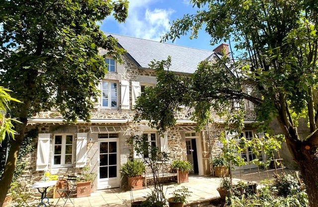 Hübsches Landhaus der Familie mit eigenem Garten