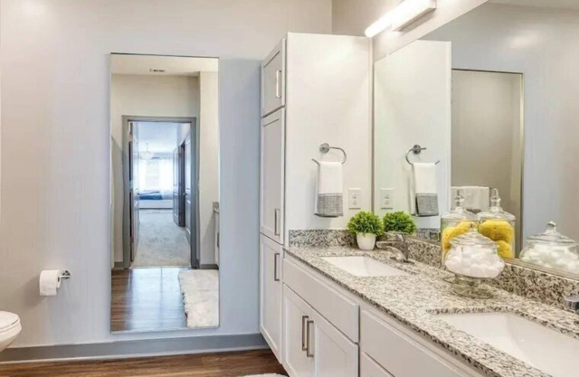 H4N Ellipse Urban | 1Bd Apartment Near Peninsula Town Center