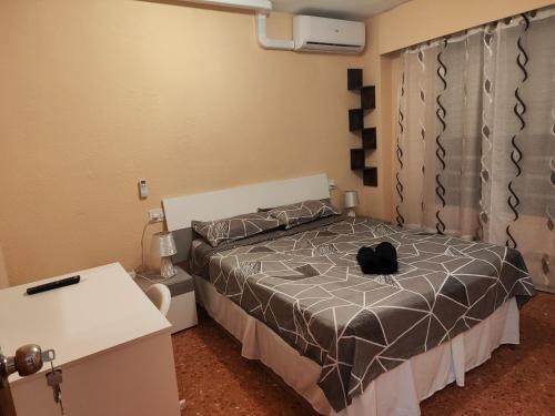 Habitación Doble con baño privado,Gandía en piso compartido con los Anfitriónes