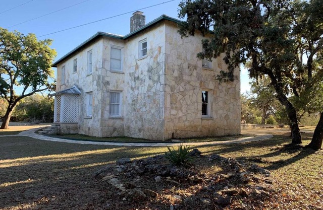 Hacienda del Rio River Home