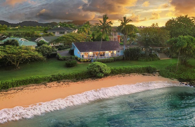 Hale Kai - Best Value Beachfront Home Steps from Beach