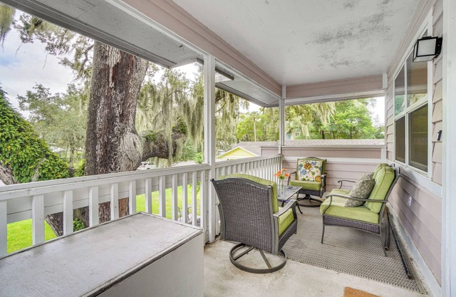 Half-Mi to Riverwalk: Charming Sanford Retreat!