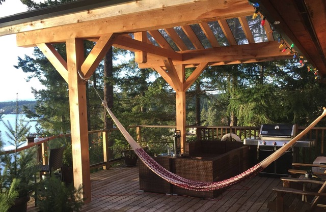 Halfmoon Bay Cottage - Privacy and Spectacular Views