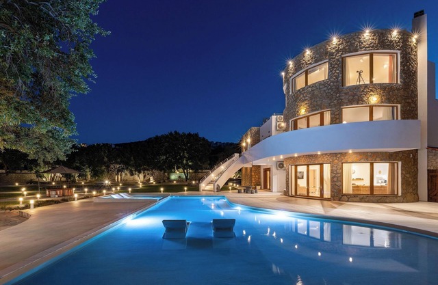 Hamilton Grand Villa