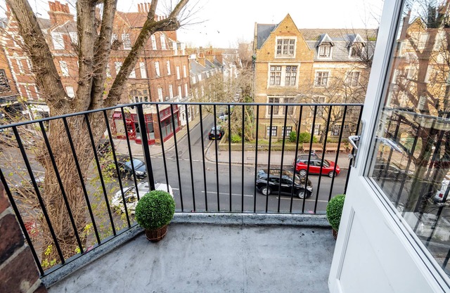 Hampstead Lux Flat-Hosted by Sweetstay