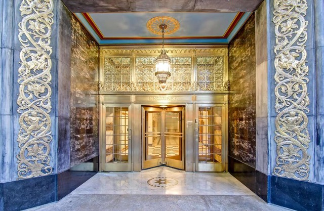 Hampton Inn and Suites Cincinnati - Downtown