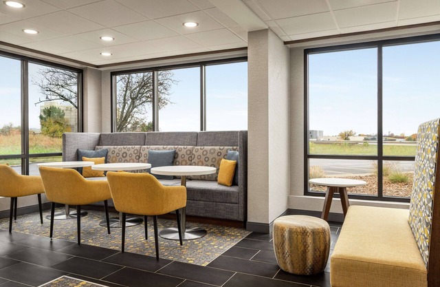 Hampton Inn Kansas City-Airport