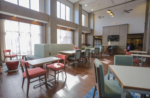 Hampton Inn & Suites Bay City