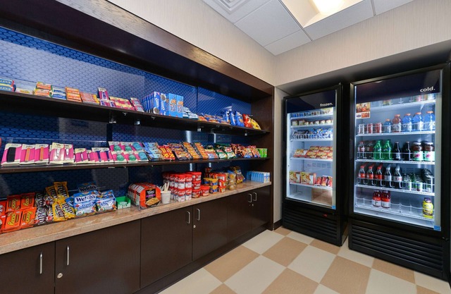Hampton Inn & Suites California University-Pittsburgh