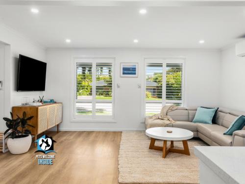 Hampton's Style Holiday Retreat - close to the beach!